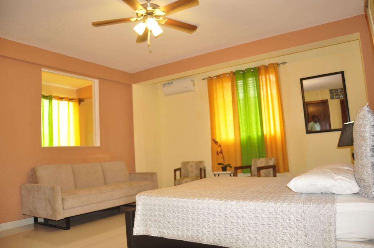 Sams Hotel بورت أو برنس المظهر الخارجي الصورة