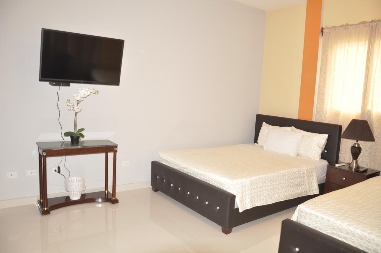 Sams Hotel بورت أو برنس المظهر الخارجي الصورة